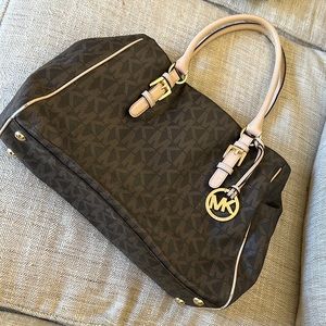 Michael kors purse